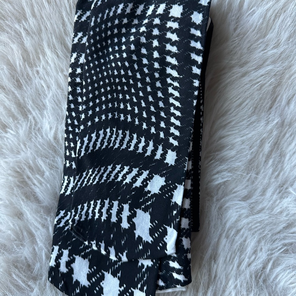 Burberry Black and White Houndstooth Tights New without tags